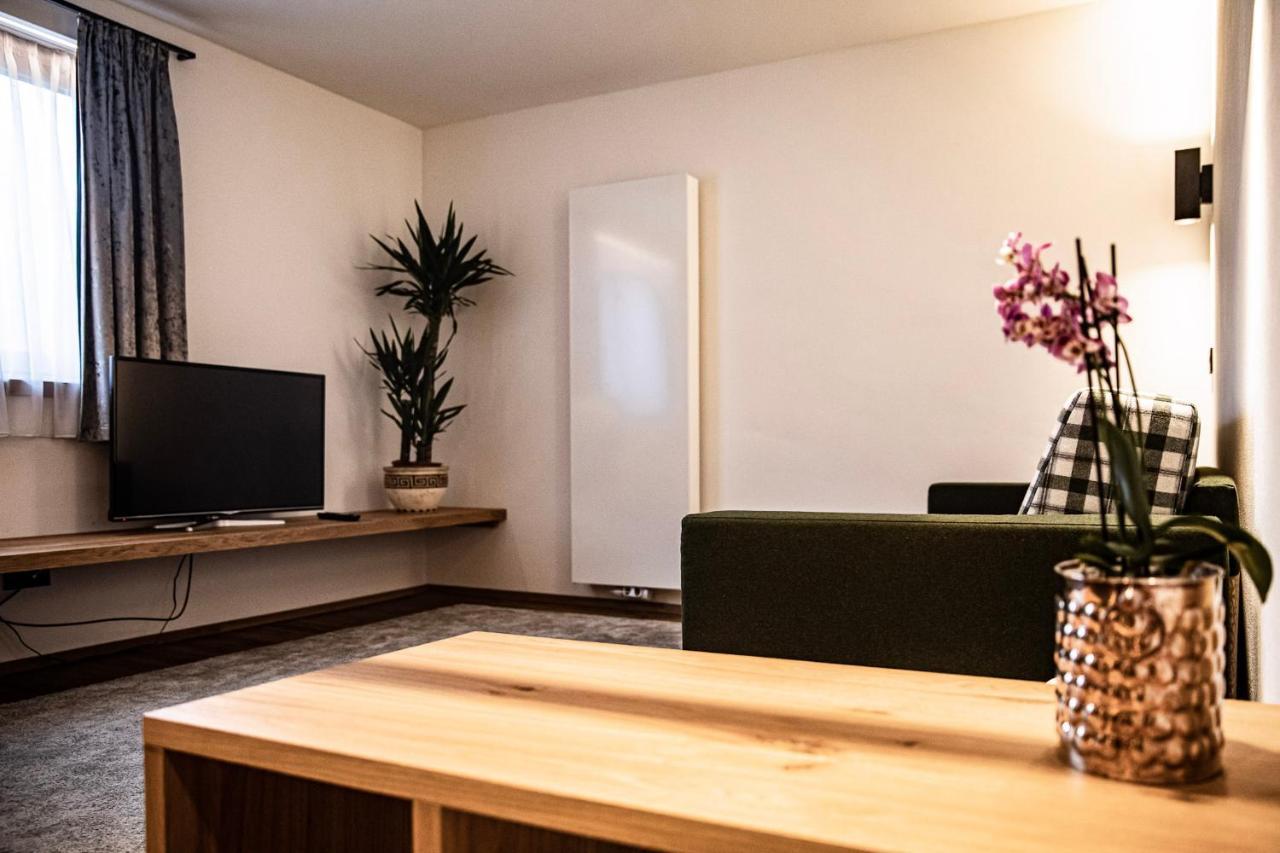 ניוסטיפט אים סטובאיטל Hotel & Appartements Alpenresidenz Viktoria מראה חיצוני תמונה