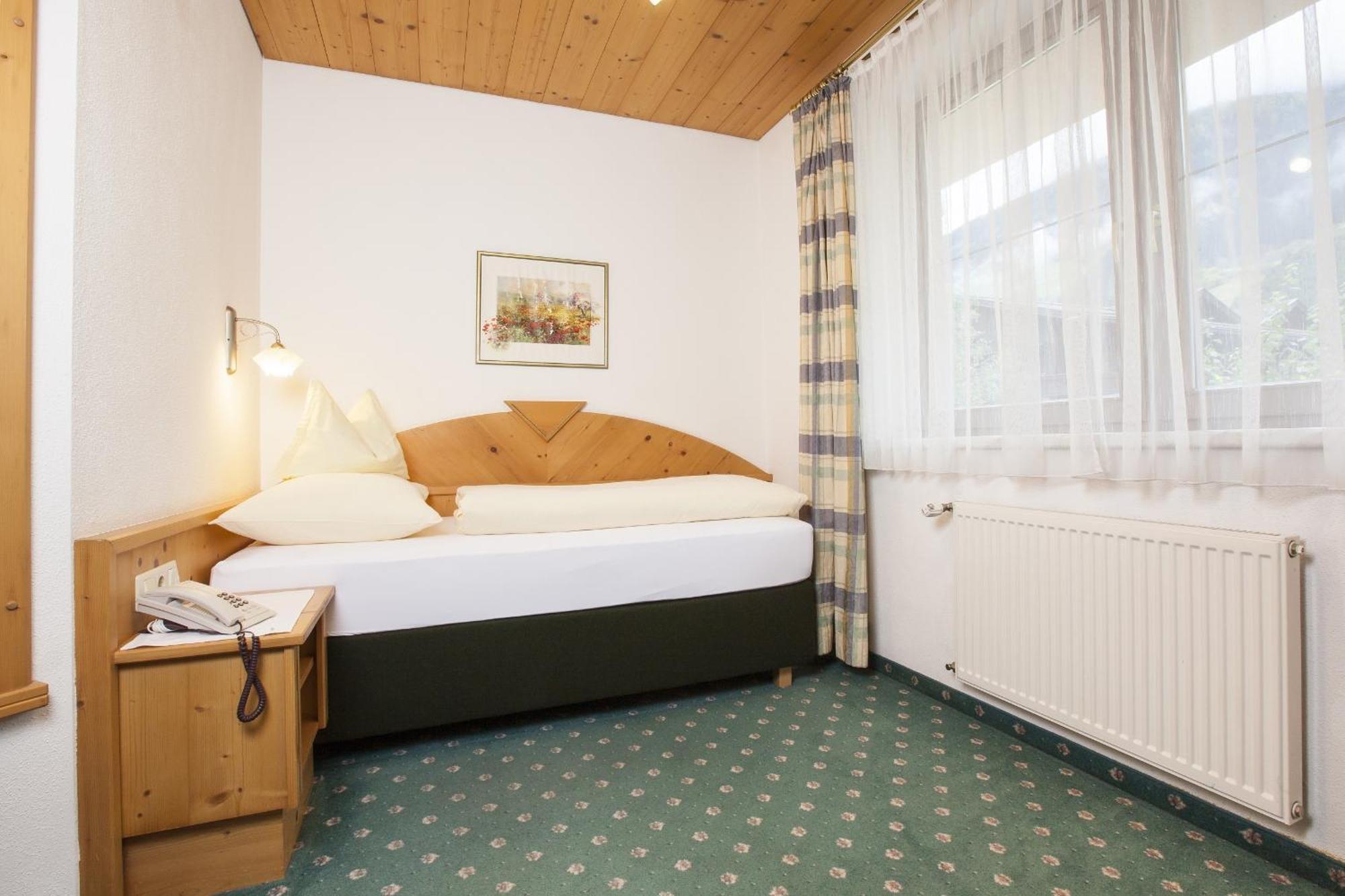 ניוסטיפט אים סטובאיטל Hotel & Appartements Alpenresidenz Viktoria חדר תמונה