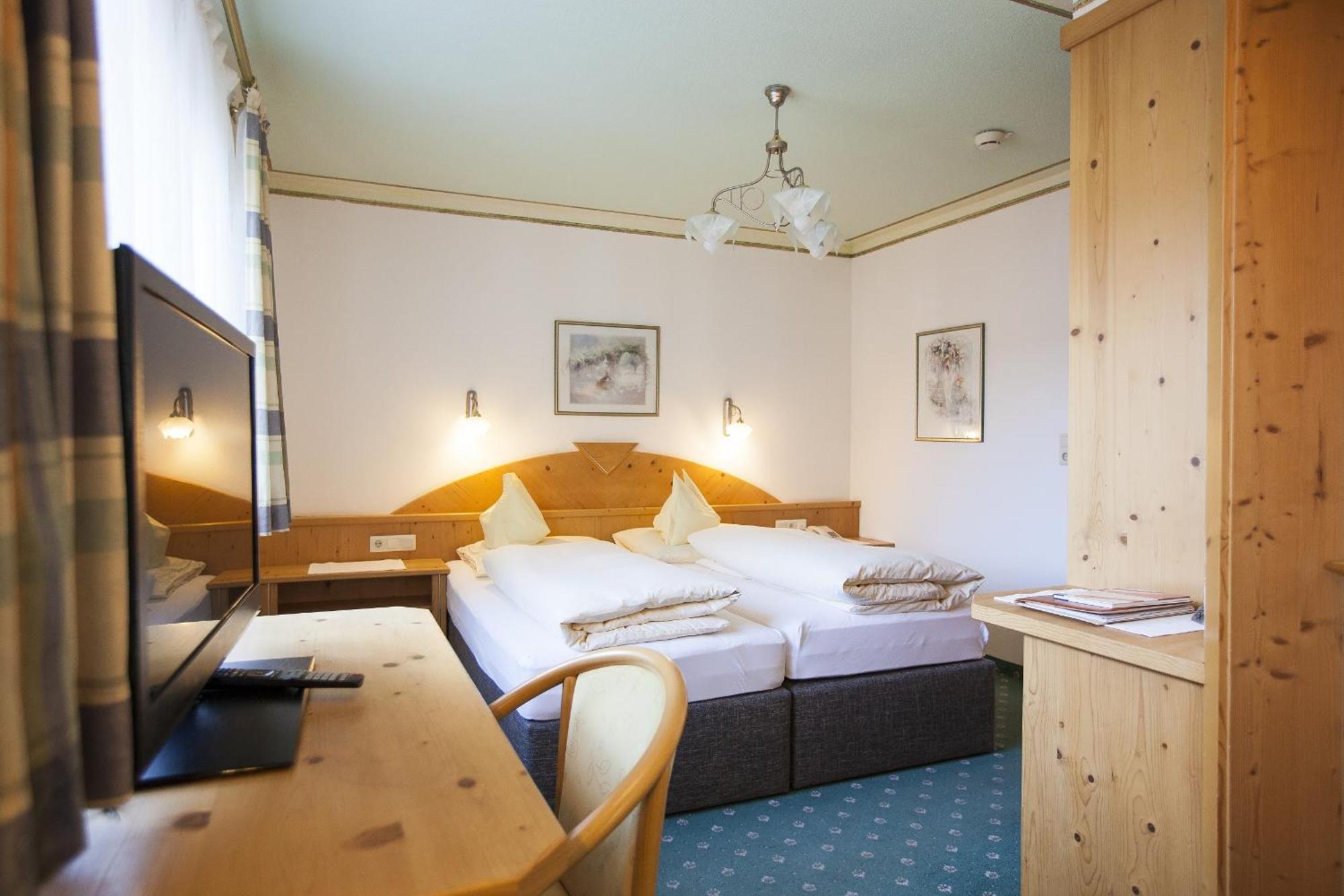 ניוסטיפט אים סטובאיטל Hotel & Appartements Alpenresidenz Viktoria חדר תמונה