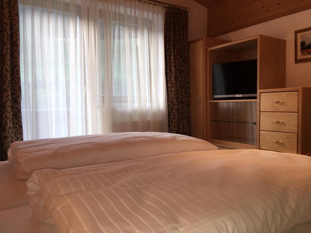 ניוסטיפט אים סטובאיטל Hotel & Appartements Alpenresidenz Viktoria מראה חיצוני תמונה