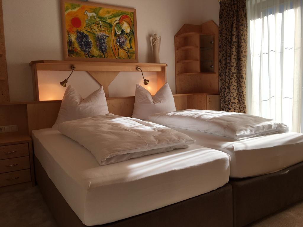 ניוסטיפט אים סטובאיטל Hotel & Appartements Alpenresidenz Viktoria מראה חיצוני תמונה