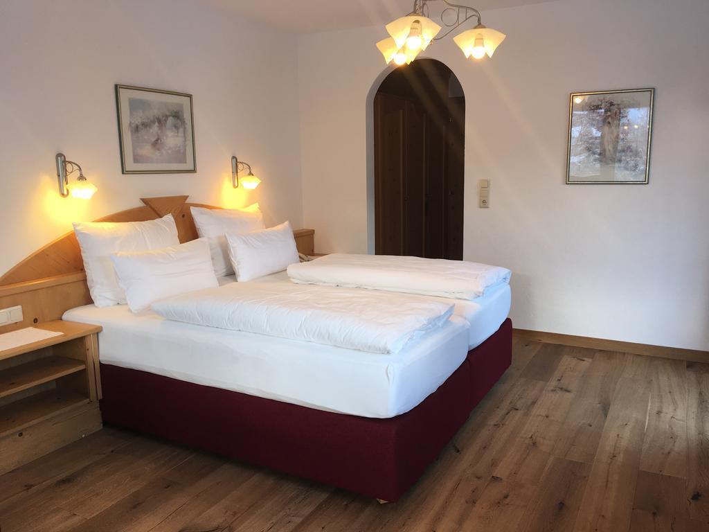 ניוסטיפט אים סטובאיטל Hotel & Appartements Alpenresidenz Viktoria מראה חיצוני תמונה