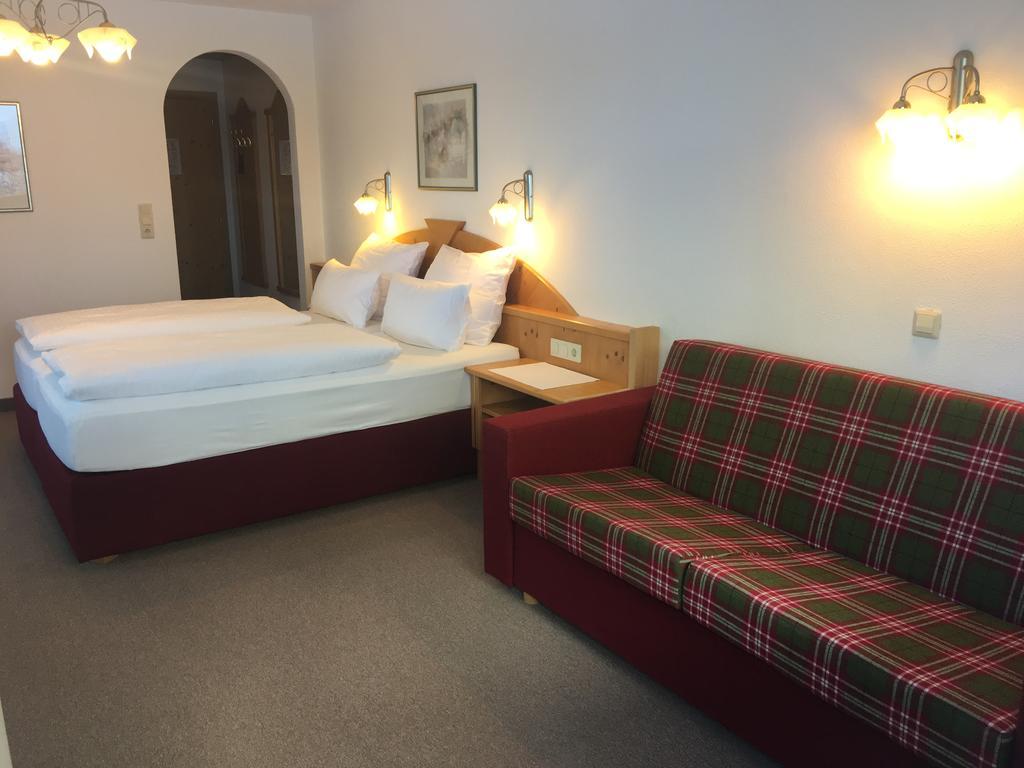 ניוסטיפט אים סטובאיטל Hotel & Appartements Alpenresidenz Viktoria מראה חיצוני תמונה